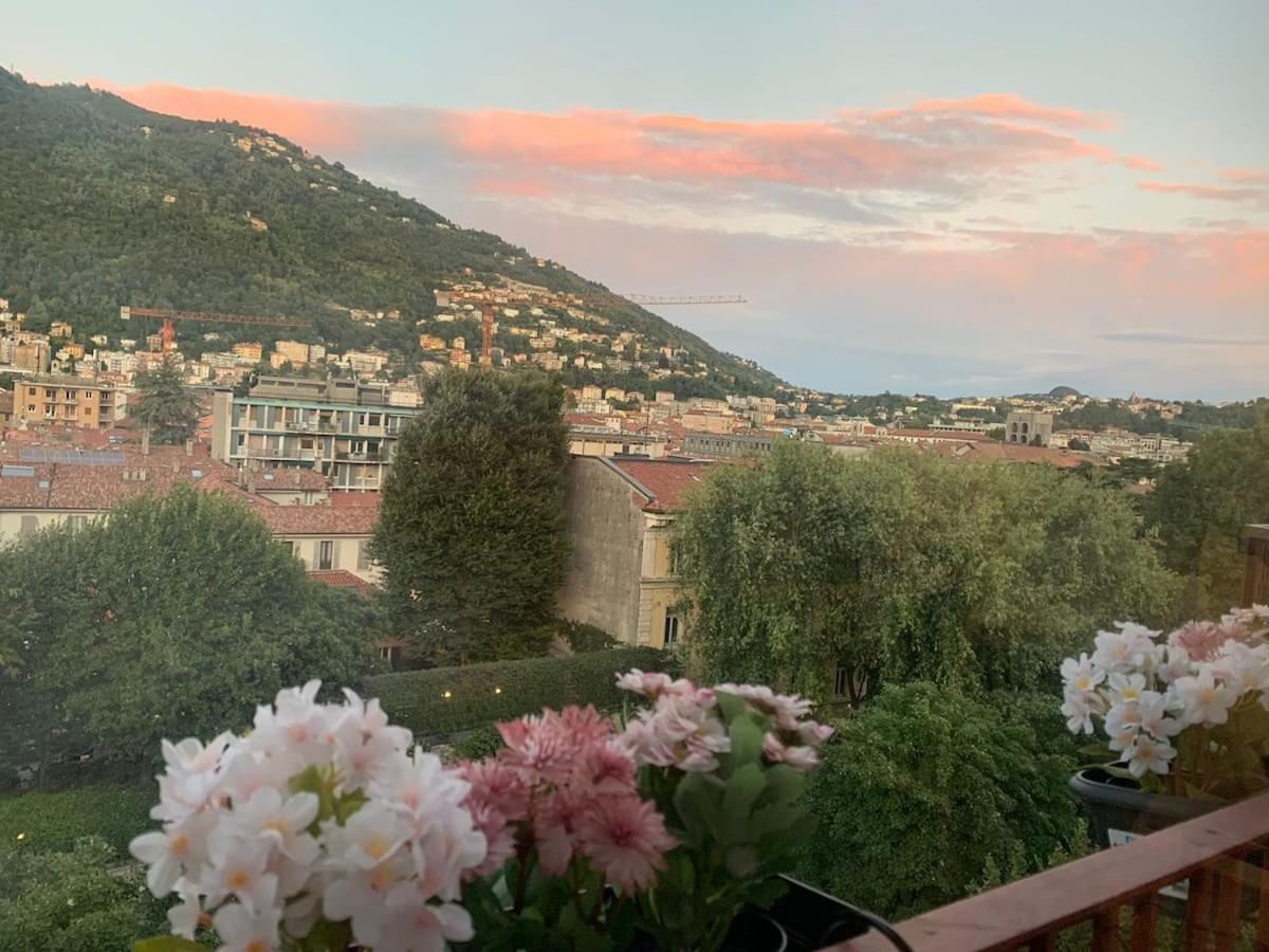 Maison 53 Incantevole Appartamento Vista Cattedrale Di Como Exteriör bild